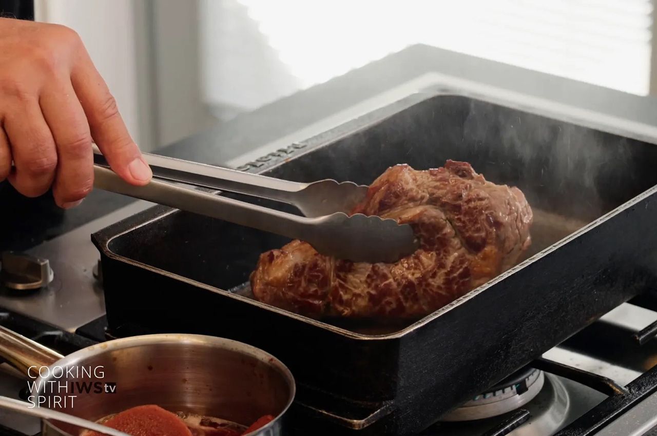 Tomahawk Steak in 5 Minuten: Schnelles Rezept mit Quitten-Rotwein-Soße